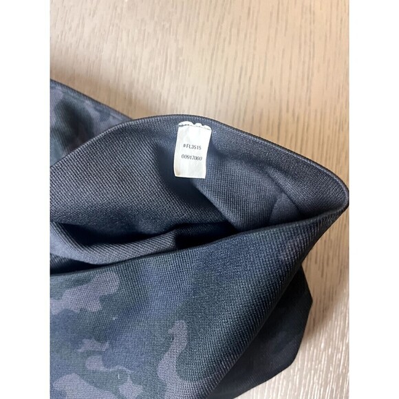 Spanx Look At Me Now Seamless Leggings Black Camo Large New Stretchy Comfortable - Picture 5 of 6